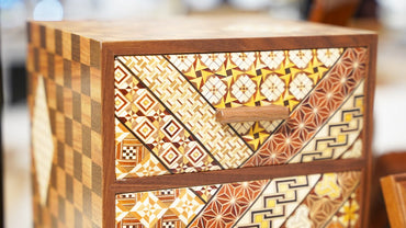 <span class="n-pref">神奈川県</span><p class="n-ite">箱根寄木細工</p>