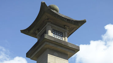 <span class="n-pref">島根県</span><p class="n-ite">出雲石灯ろう</p>