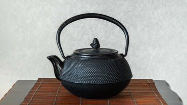 <span class="n-pref">岩手県</span><p class="n-ite">南部鉄器</p>