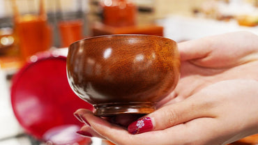 <span class="n-pref">石川県</span><p class="n-ite">山中漆器</p>