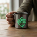 【マグカップ】蓄光 ステンレス NO CAMP NO LIFE | 丸モ高木陶器｜使用イメージ（演出・手持ち）※手作りのため色・風合いは一点ごとに異なります