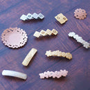 【ブローチ】レース調彫 ゴールド | 尾張仏具