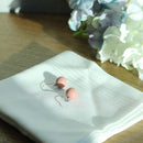 両耳用のピアスです。