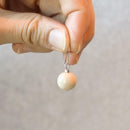 両耳用のピアスです。