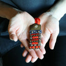 【お守り】錺小鎧® Mini 金古美色 朱赤糸縅 | 美術甲冑| Kyoto Armor