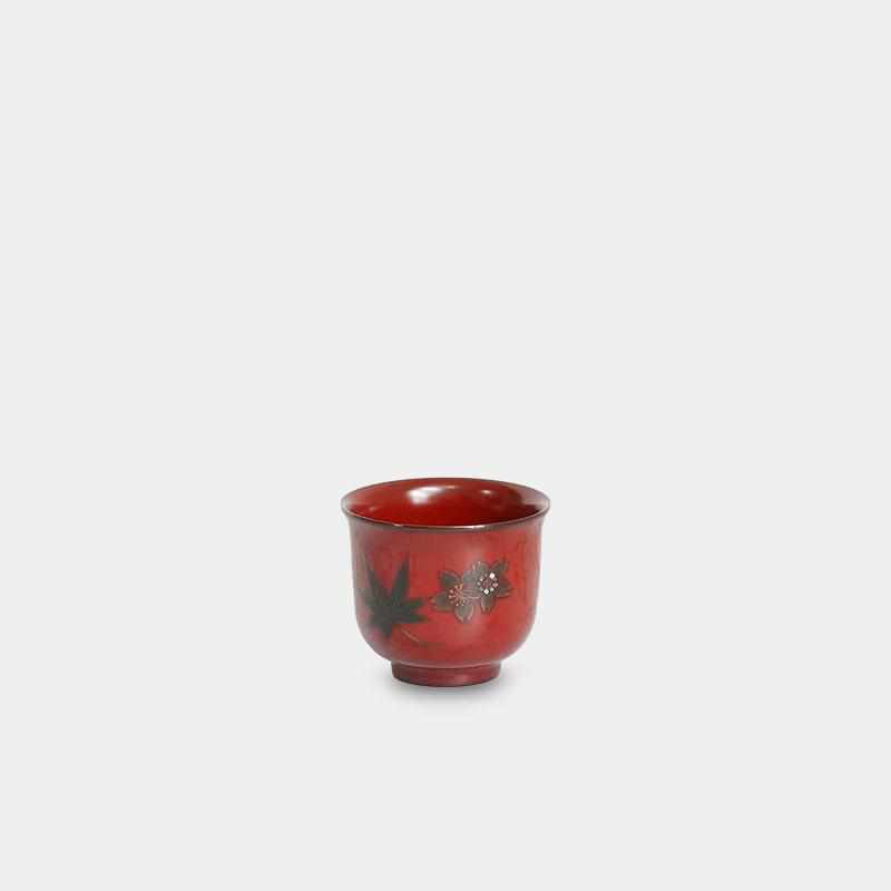 【ぐい吞】羽反 春秋 内赤 | 八雲塗
