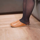 【スリッパ】Reela 本革スムース ルームサボ（キャメル）