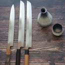 【柳刃包丁】300mm 白二鋼水焼本焼 鏡面波浮かし/樋入り 千本黒柿柄鞘仕様 | 堺刃物 | 郷右馬允義弘